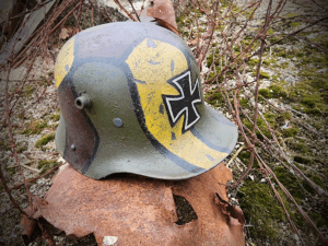 GERMAN WW1 M1916 M16 STAHLHELM HELMET 18 gauge steel With Aged Camouflage and Iron Cross